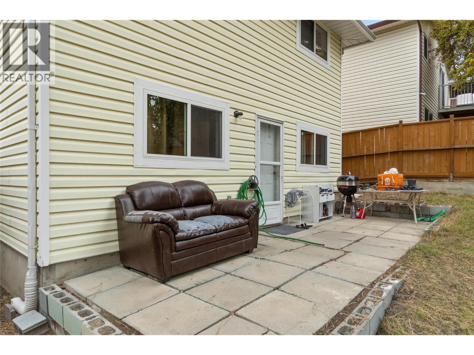 2051 Gladstone Drive - 30