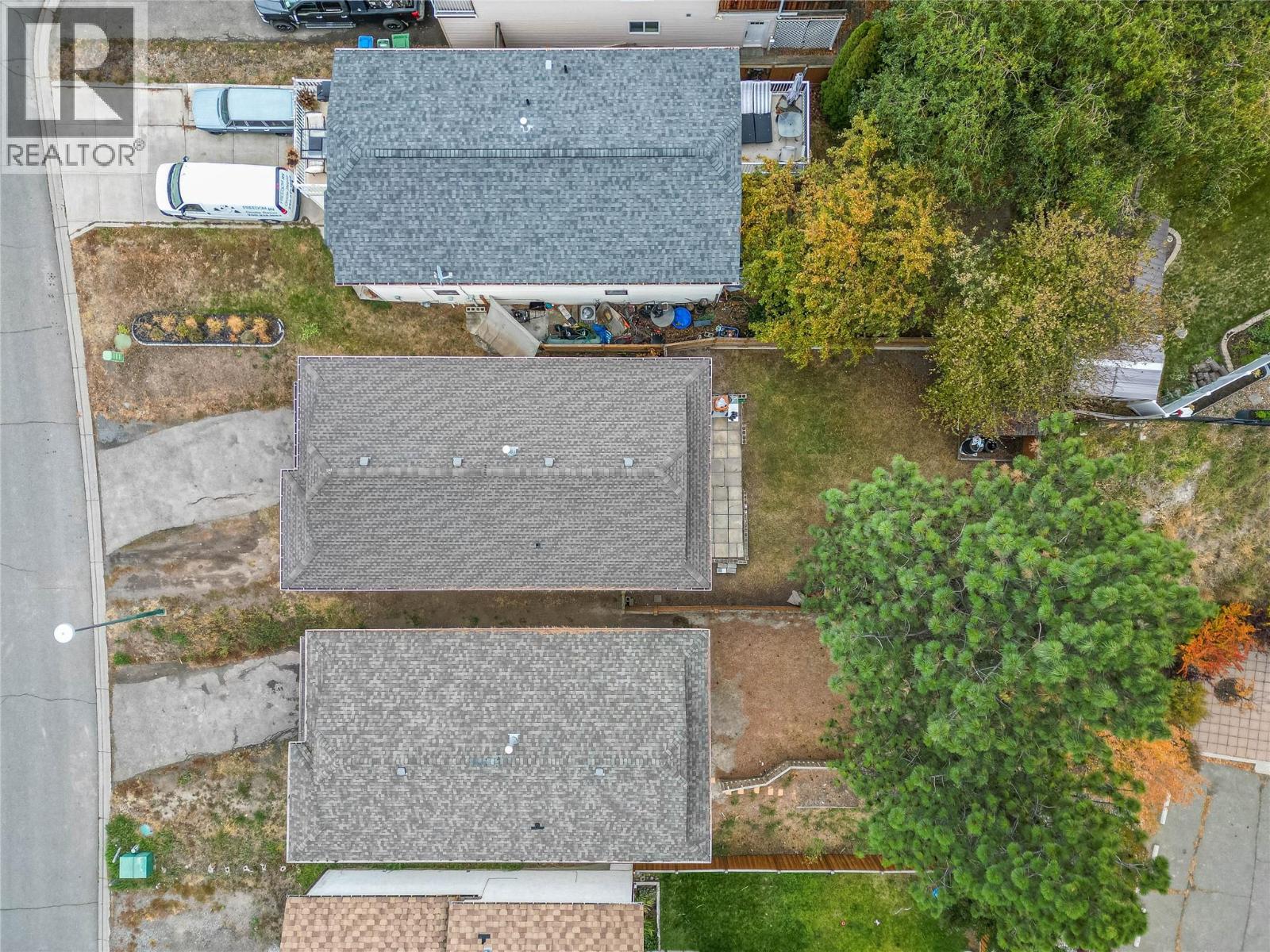 2051 Gladstone Drive - 4