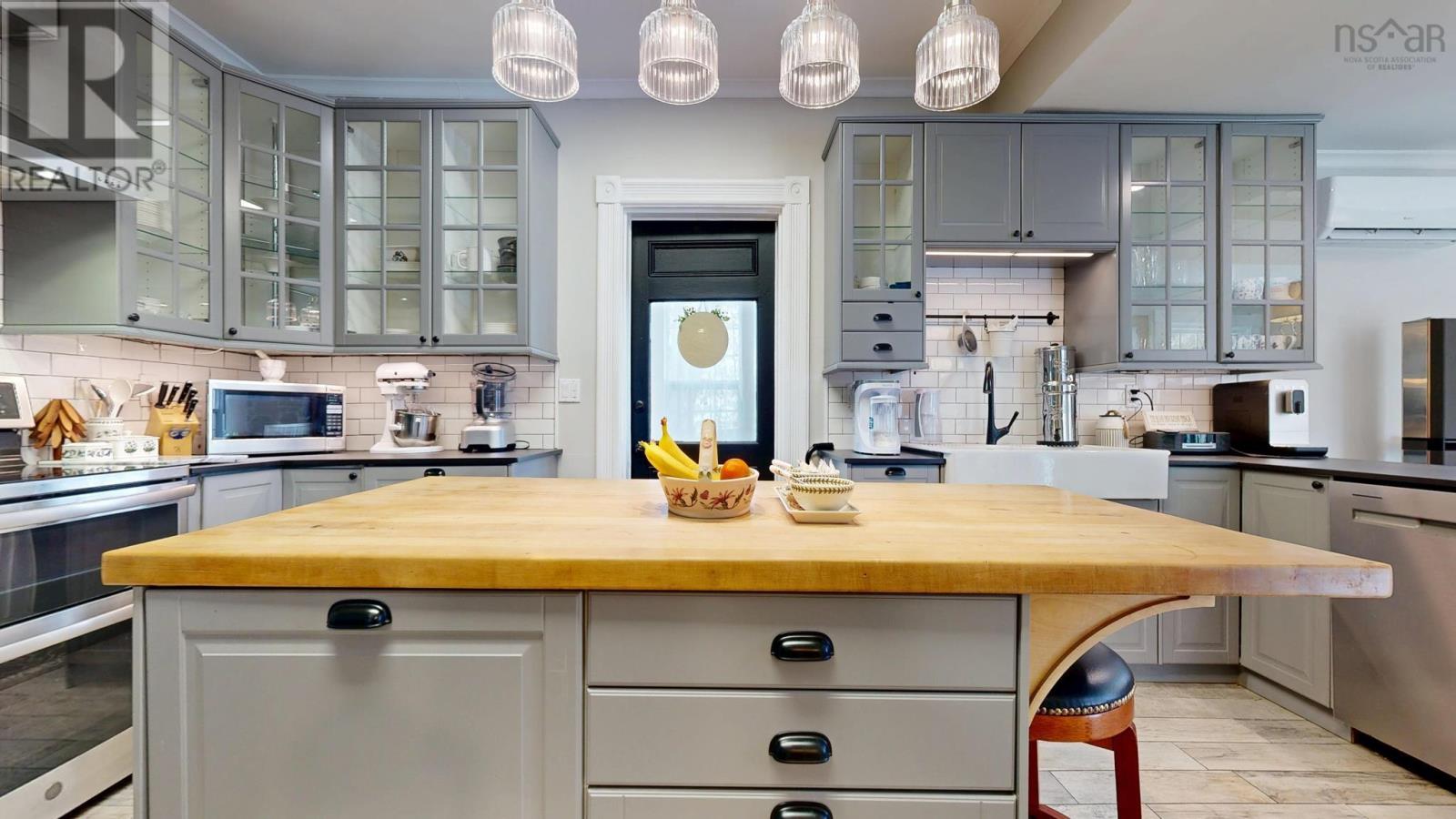 Property 6 of 48 of 1484 Bridge Street