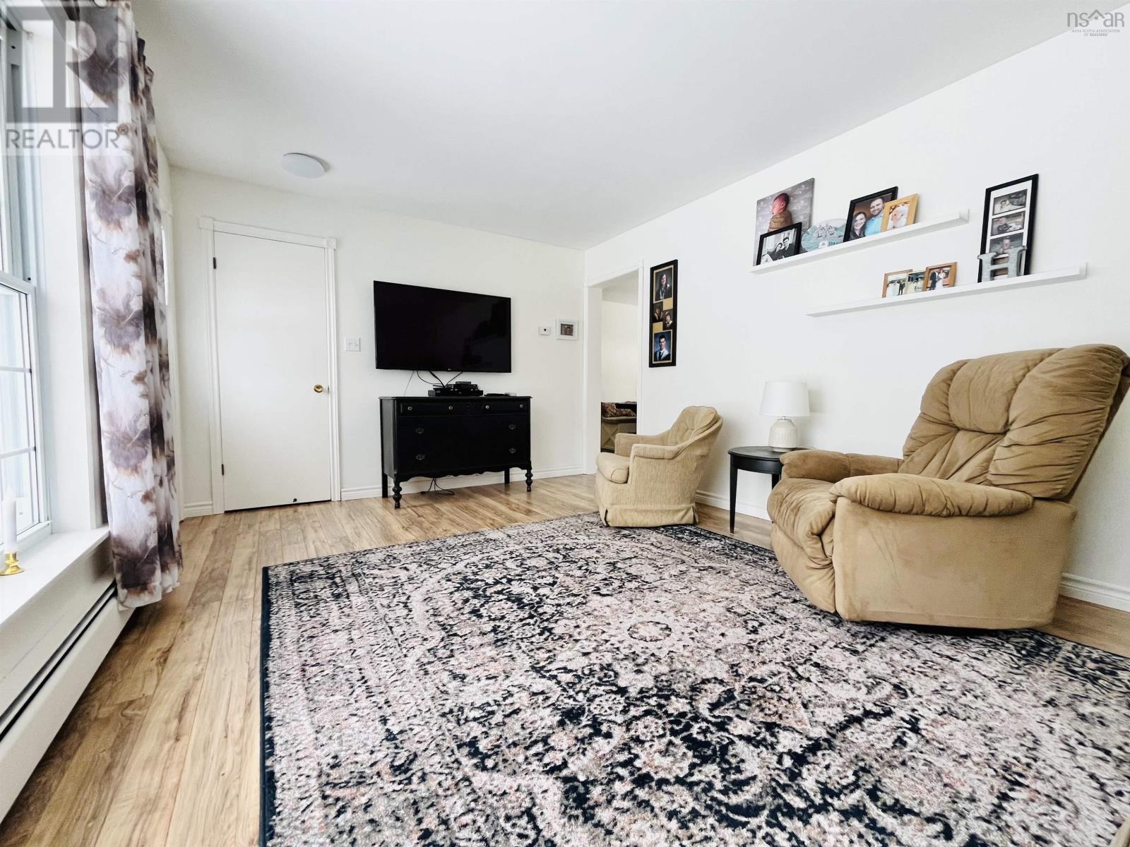 Property 14 of 30 of 93 Herrett Road