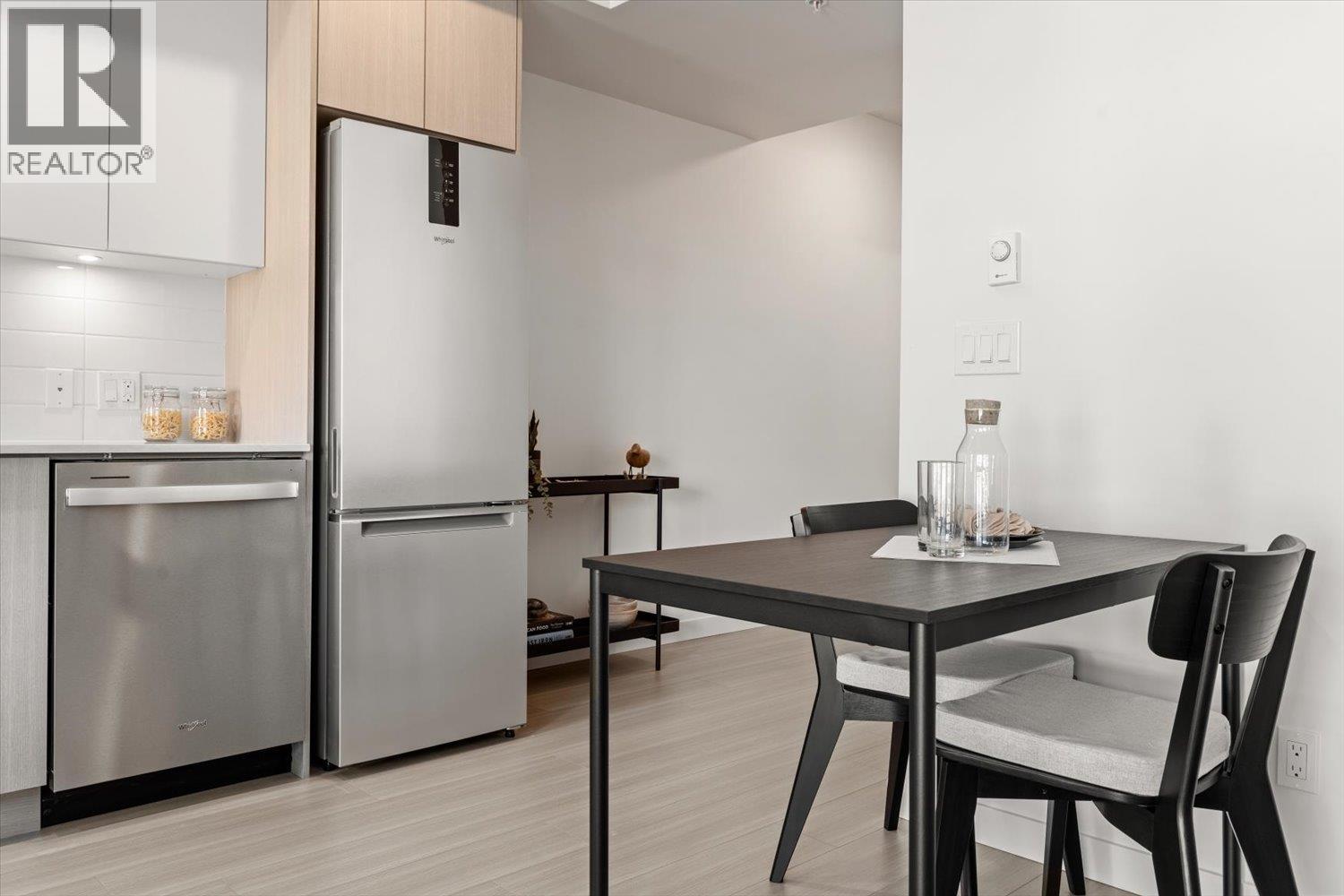 204 2277 HAWTHORNE AVENUE, Port Coquitlam