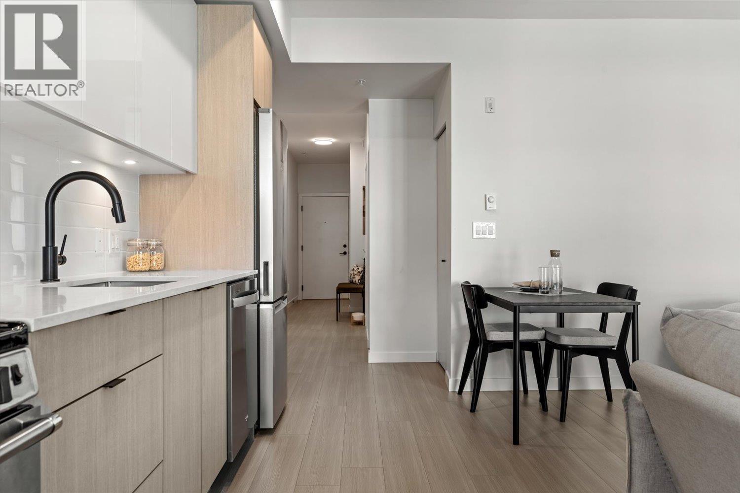 204 2277 HAWTHORNE AVENUE, Port Coquitlam