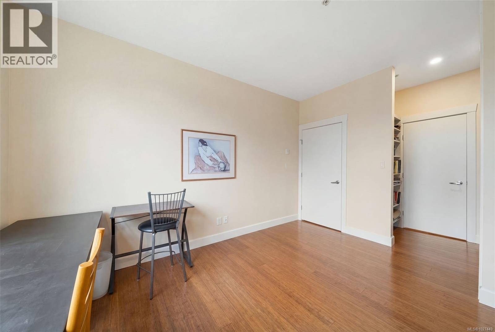 304 1035 Sutlej St, Victoria