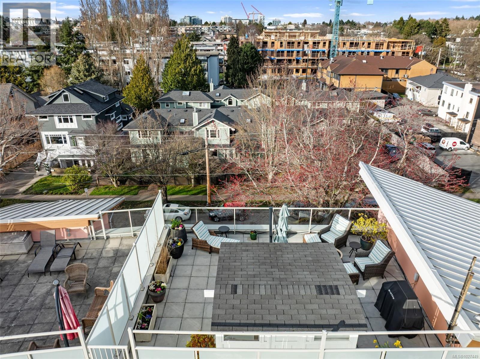 304 1035 Sutlej St, Victoria