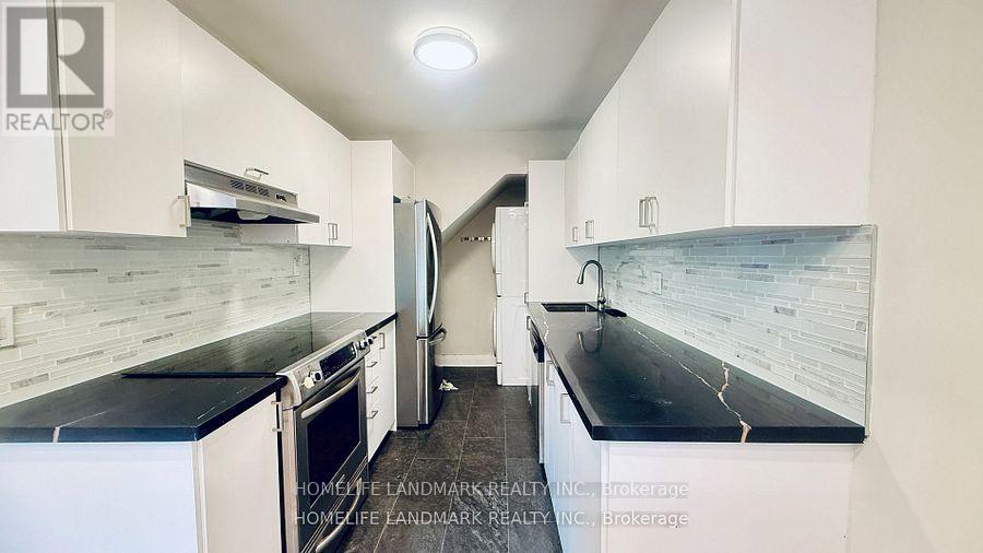 #213 5879 BATHURST STREET - 9