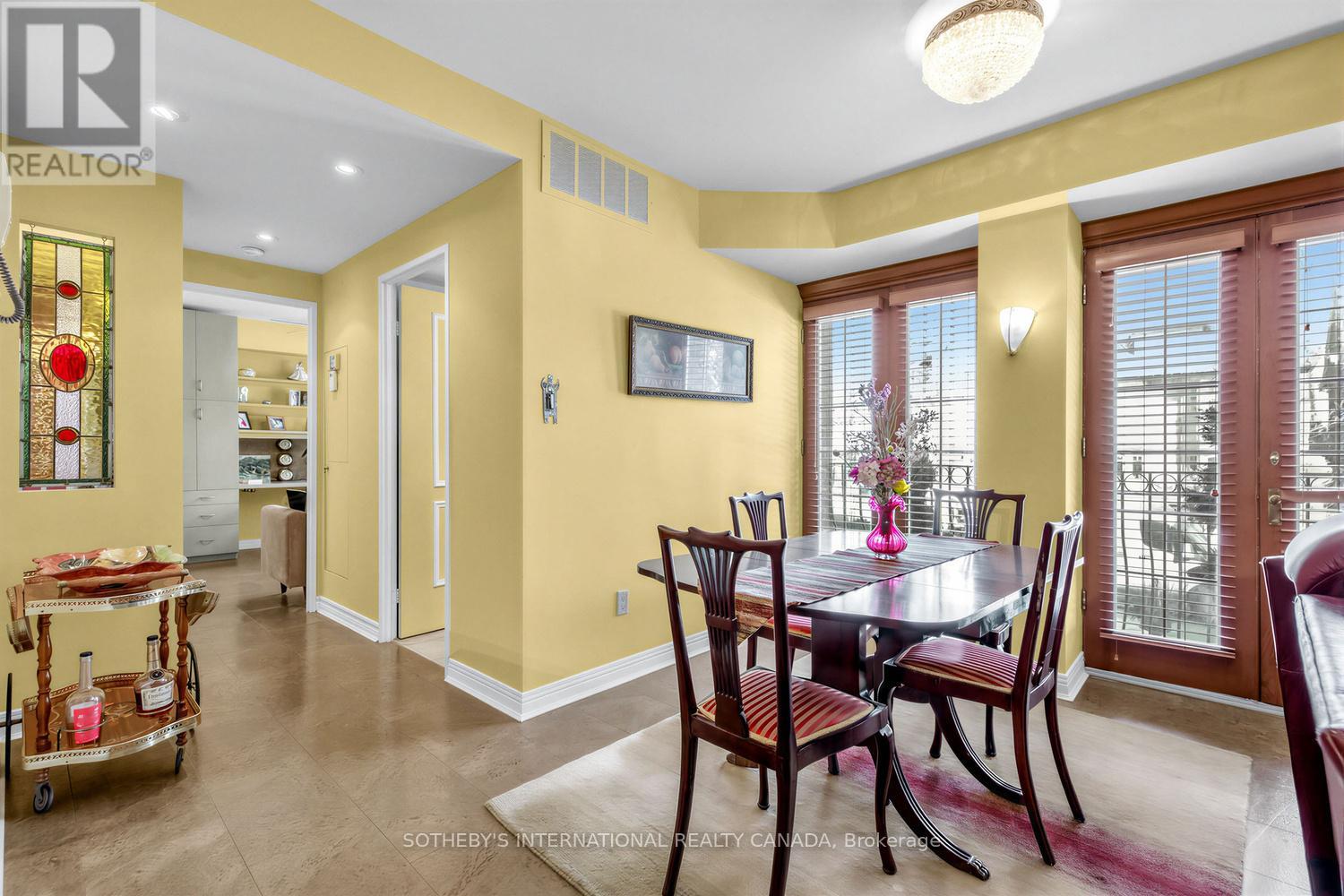 #202 8 HAWTHORN AVENUE - 10