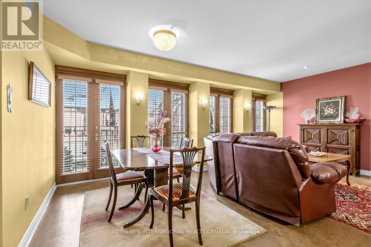 #202 8 HAWTHORN AVENUE - 11