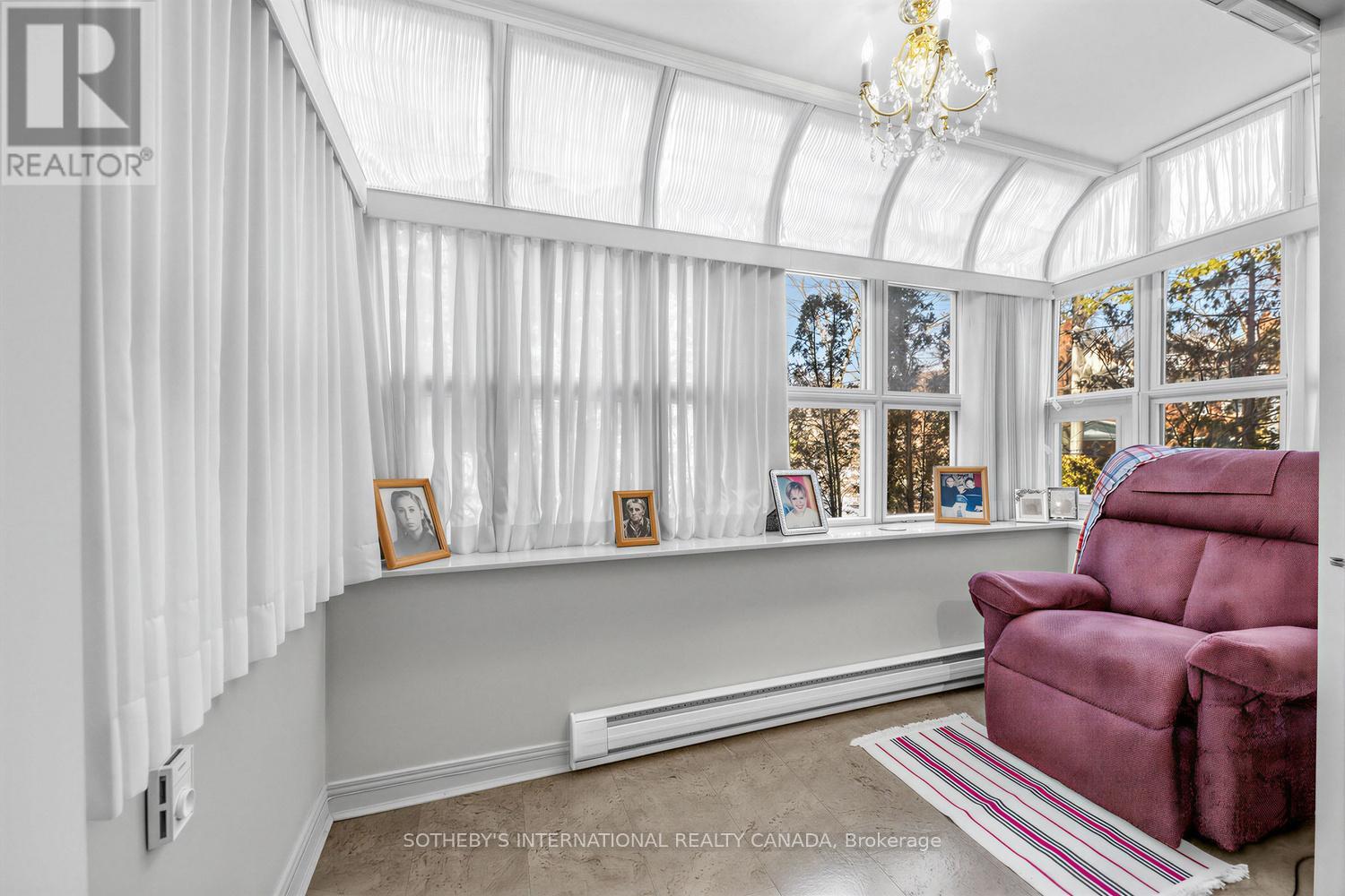 #202 8 HAWTHORN AVENUE - 23