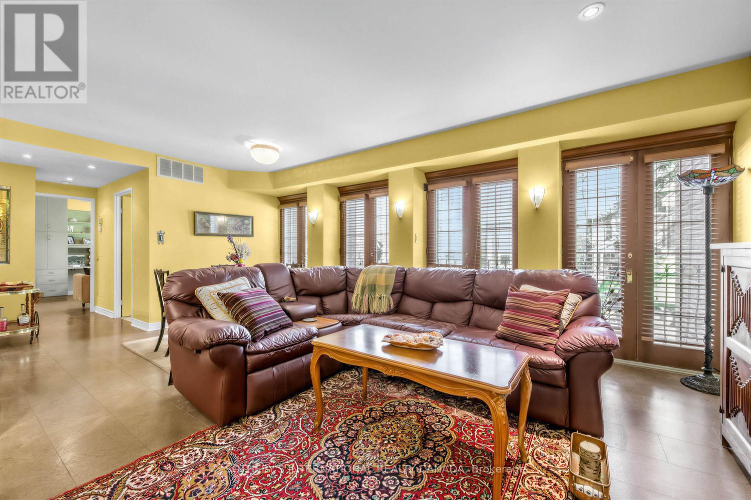 #202 8 HAWTHORN AVENUE - 8