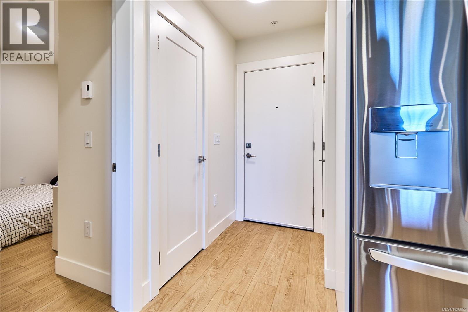 #105 45 HALIBURTON ST - 18