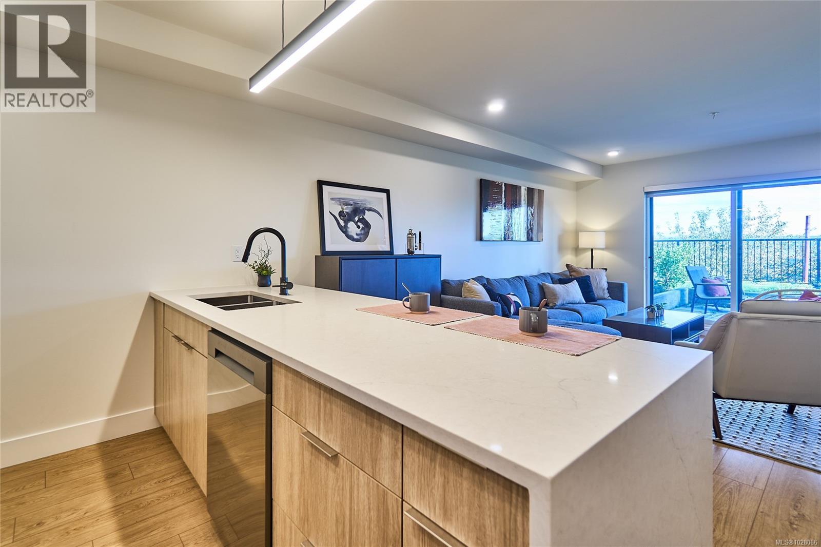 #105 45 HALIBURTON ST - 20