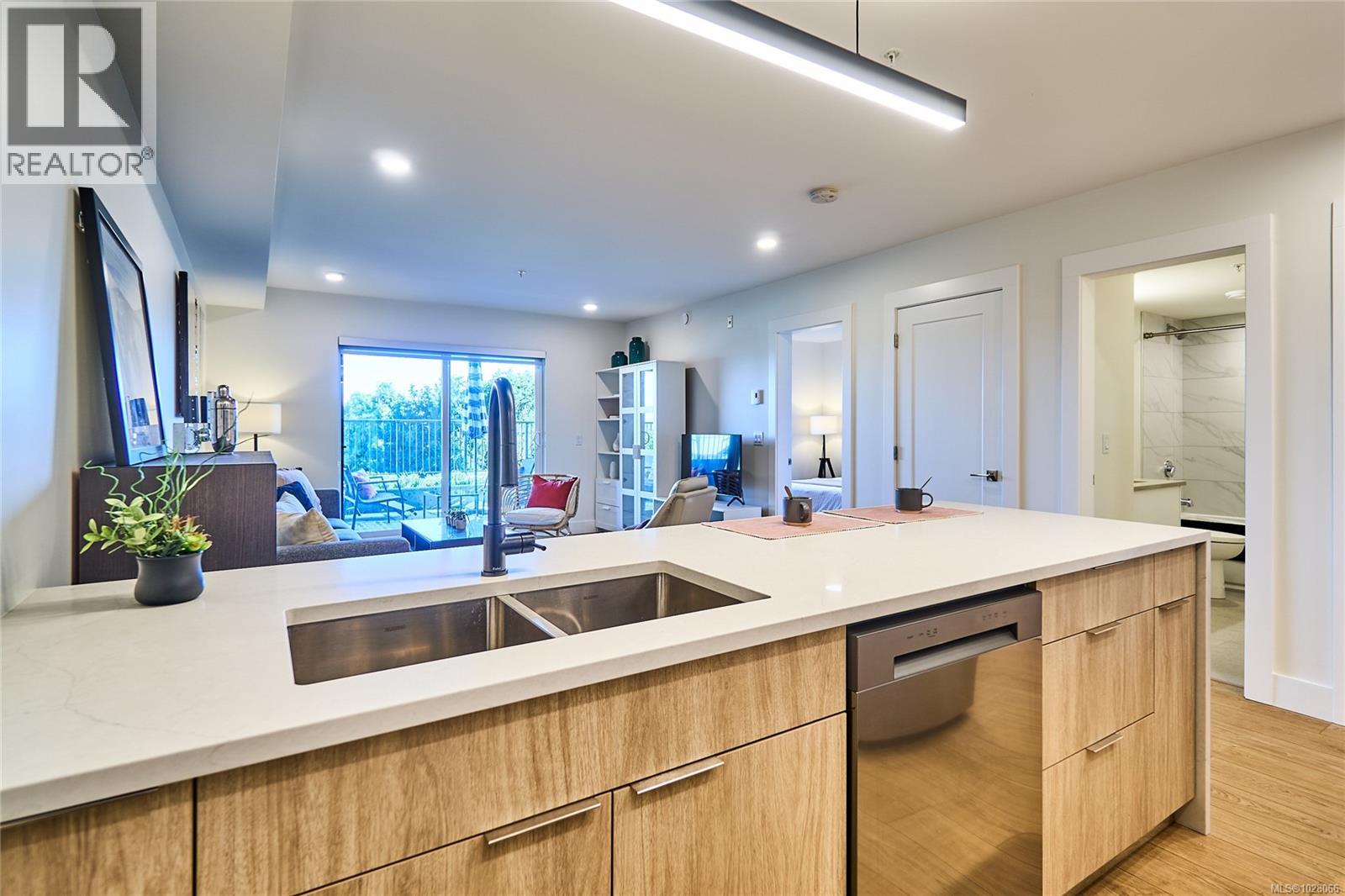 #105 45 HALIBURTON ST - 21