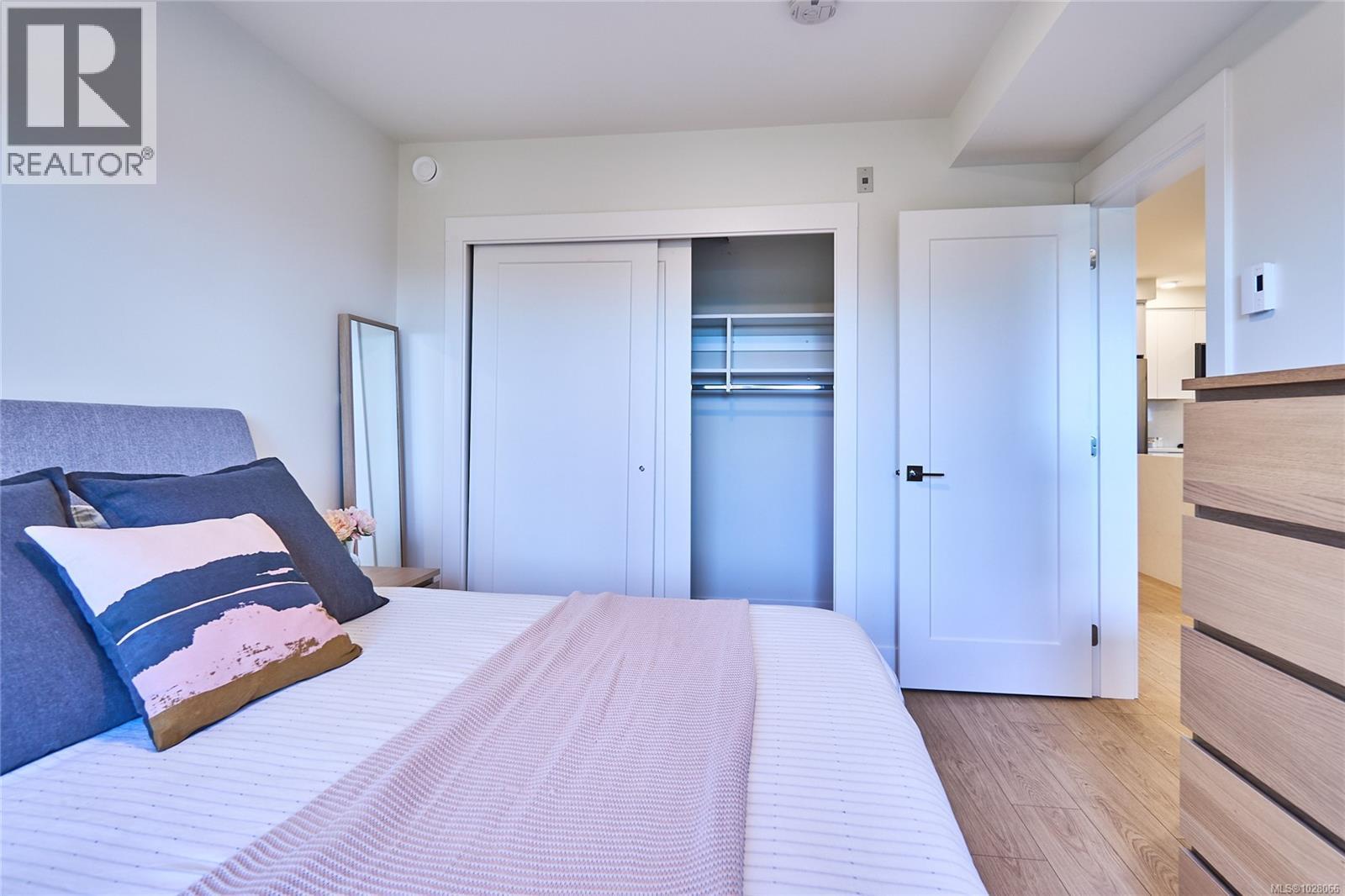 #105 45 Haliburton St - 26