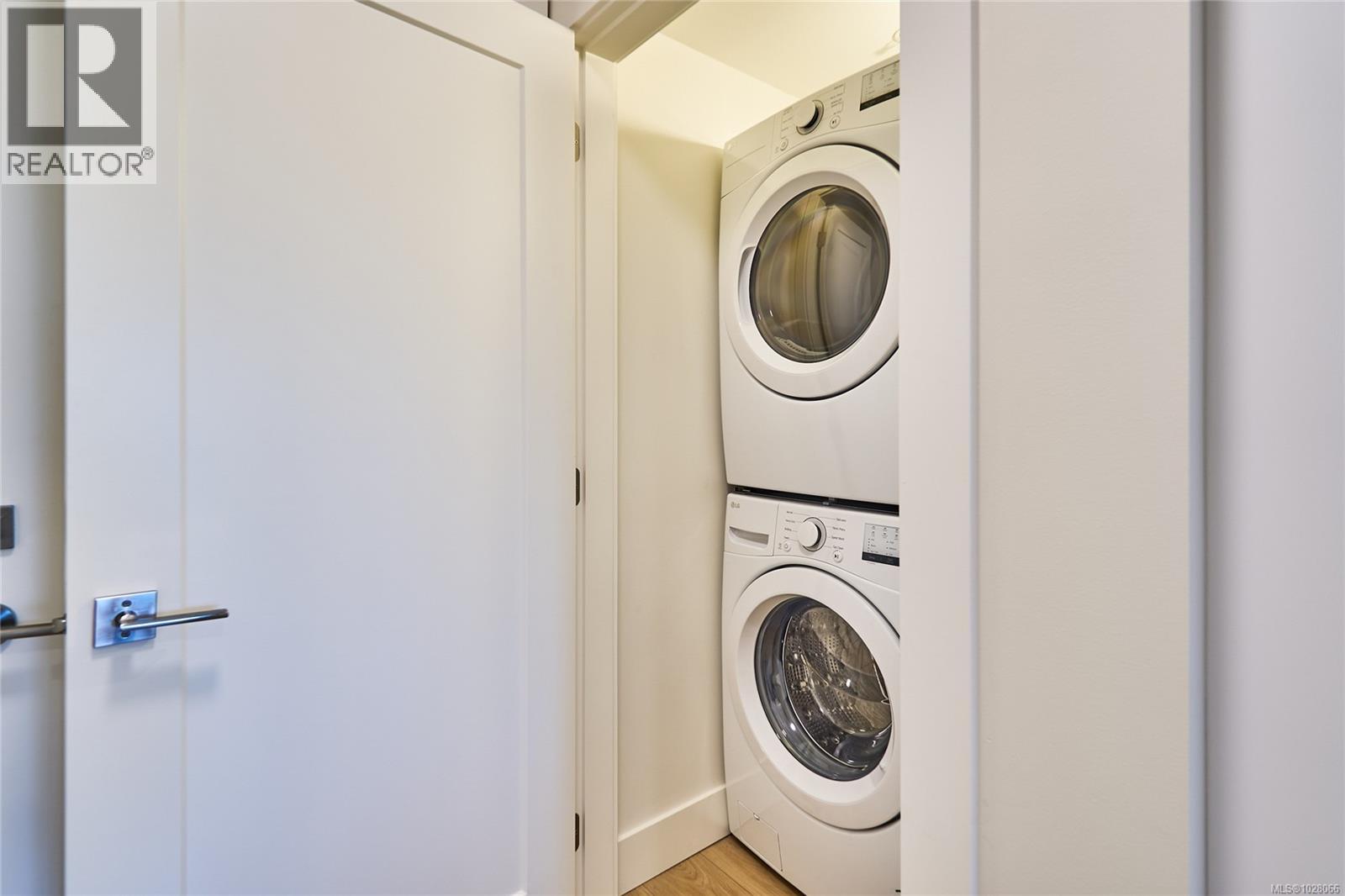 #105 45 Haliburton St - 28