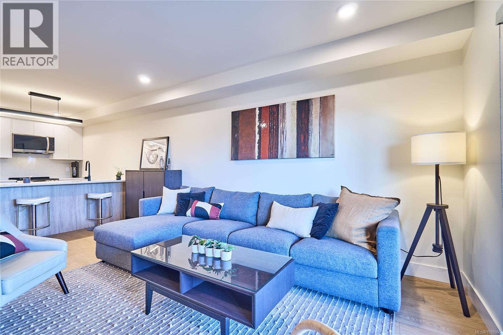 #105 45 HALIBURTON ST - 34