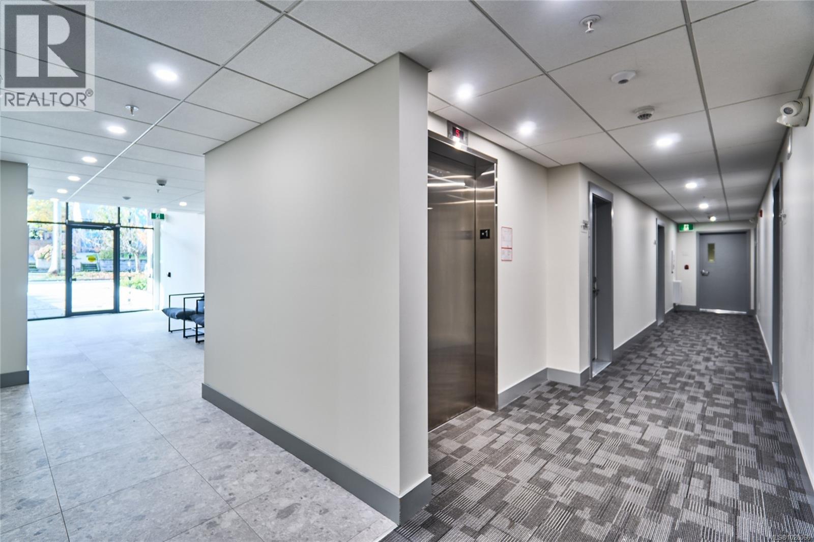 #105 45 HALIBURTON ST - 41