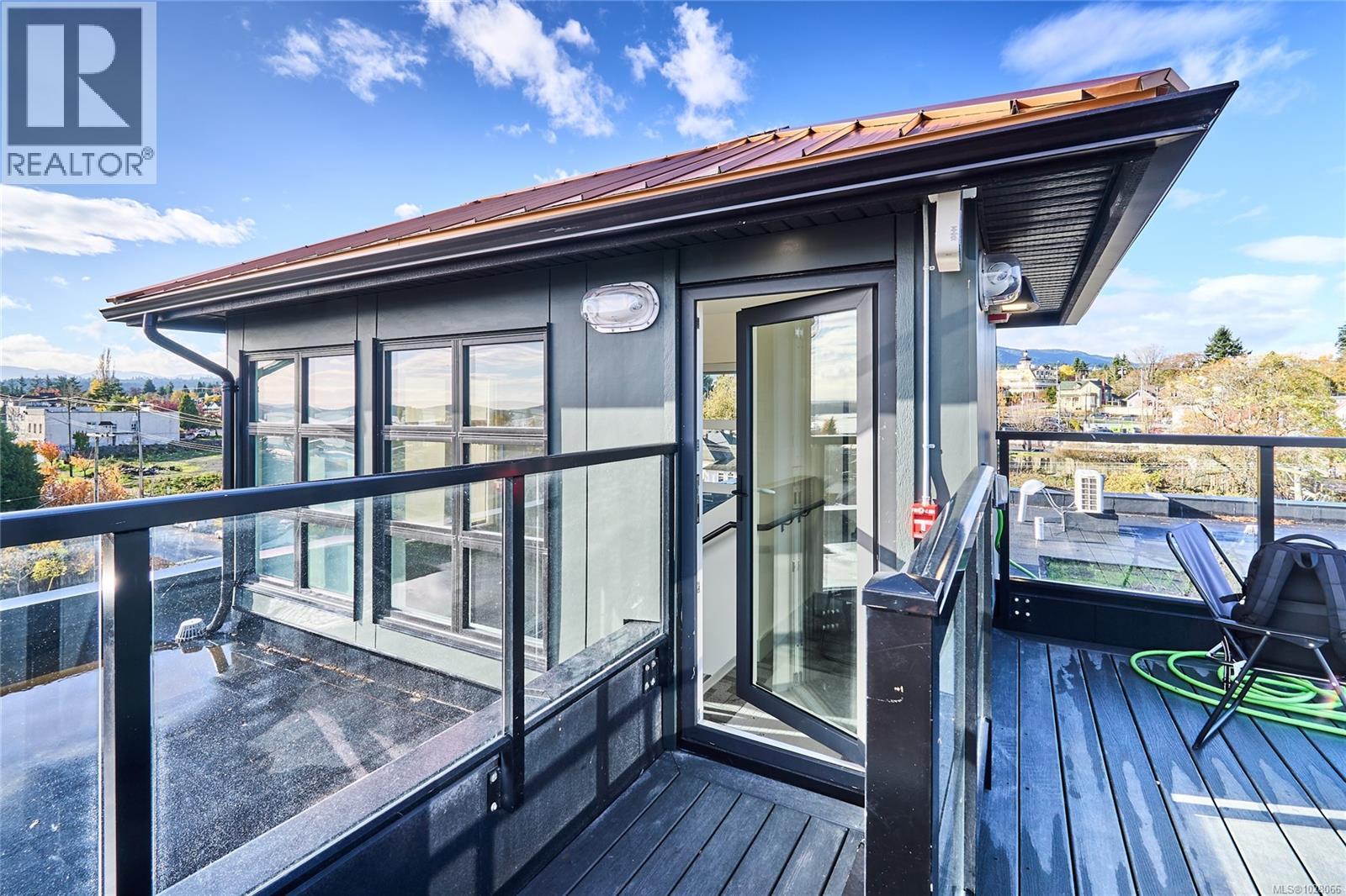 #105 45 HALIBURTON ST - 45