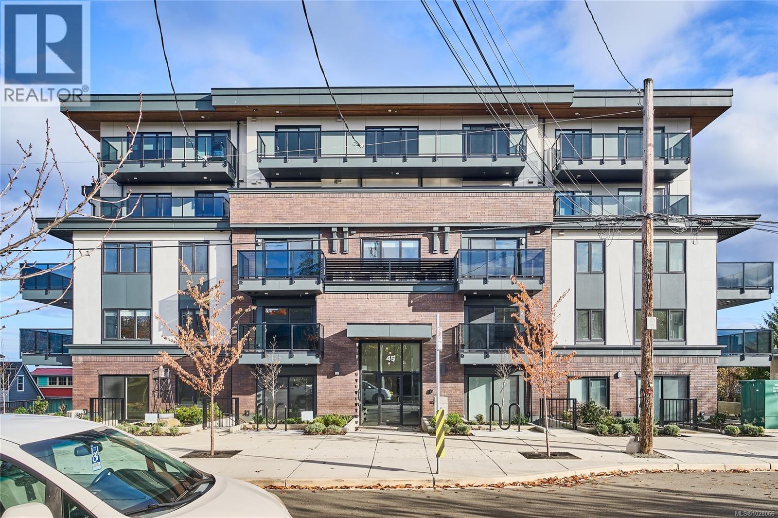 #105 45 HALIBURTON ST - 49