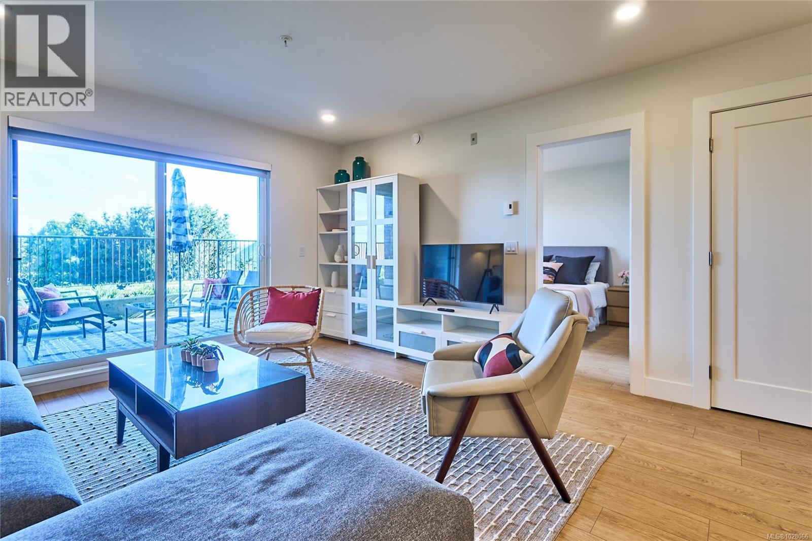 #105 45 HALIBURTON ST - 9