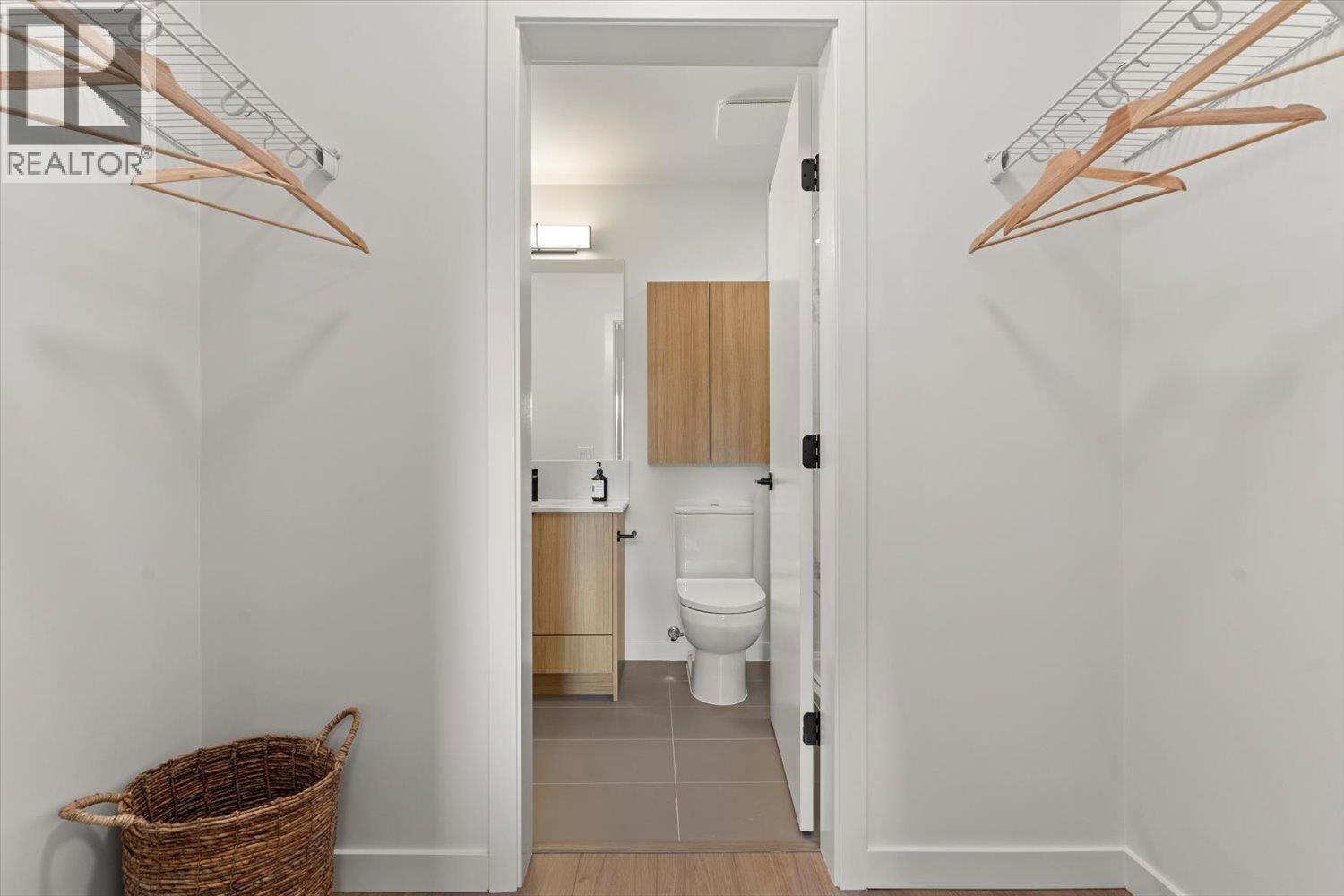 207 2277 HAWTHORNE AVENUE, Port Coquitlam