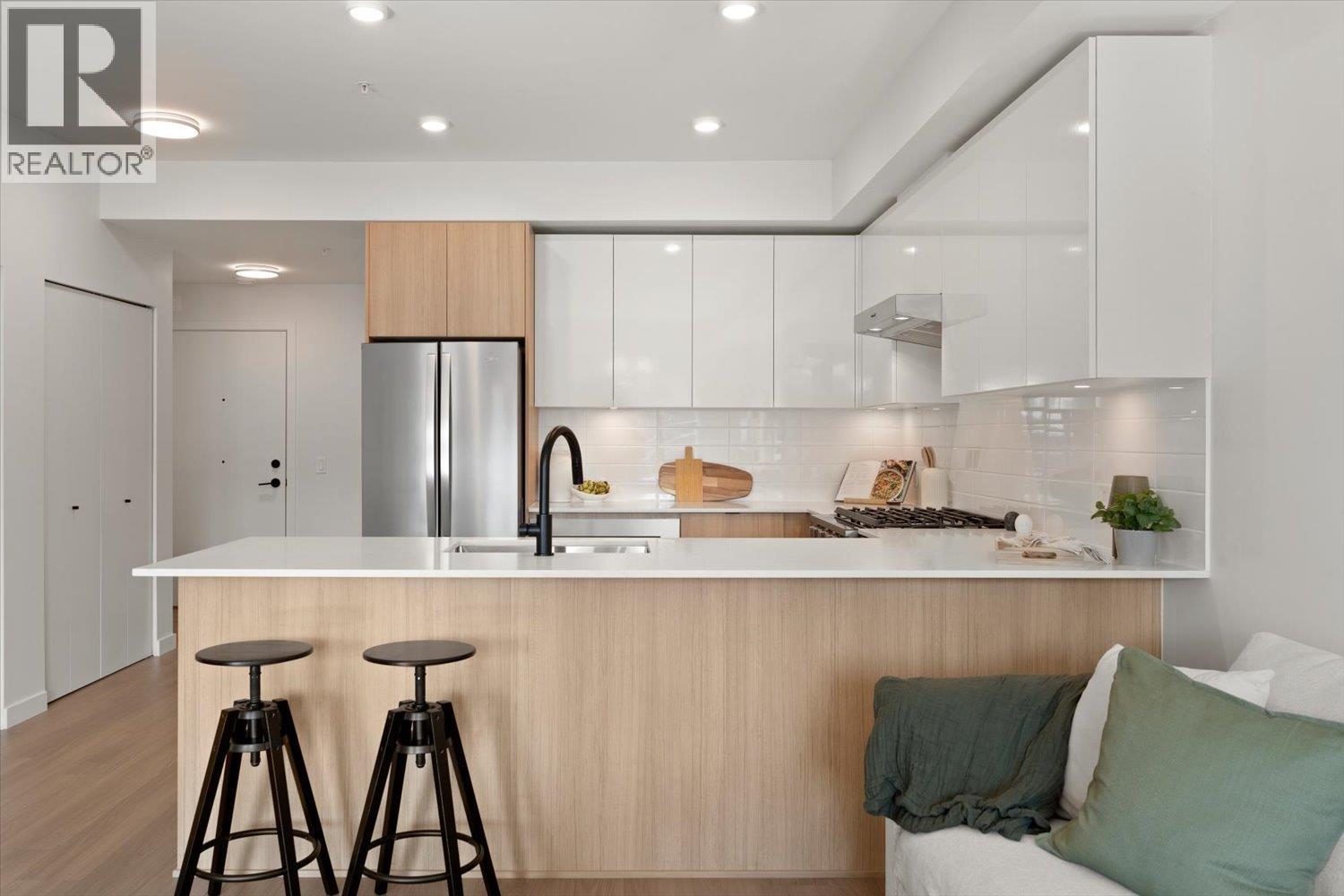 207 2277 HAWTHORNE AVENUE, Port Coquitlam