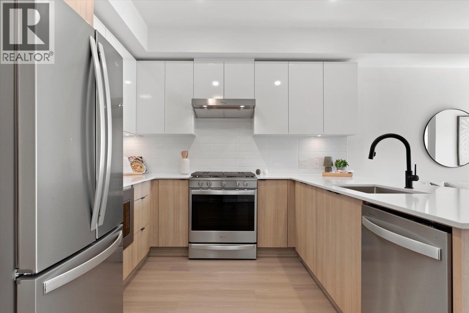 207 2277 HAWTHORNE AVENUE, Port Coquitlam