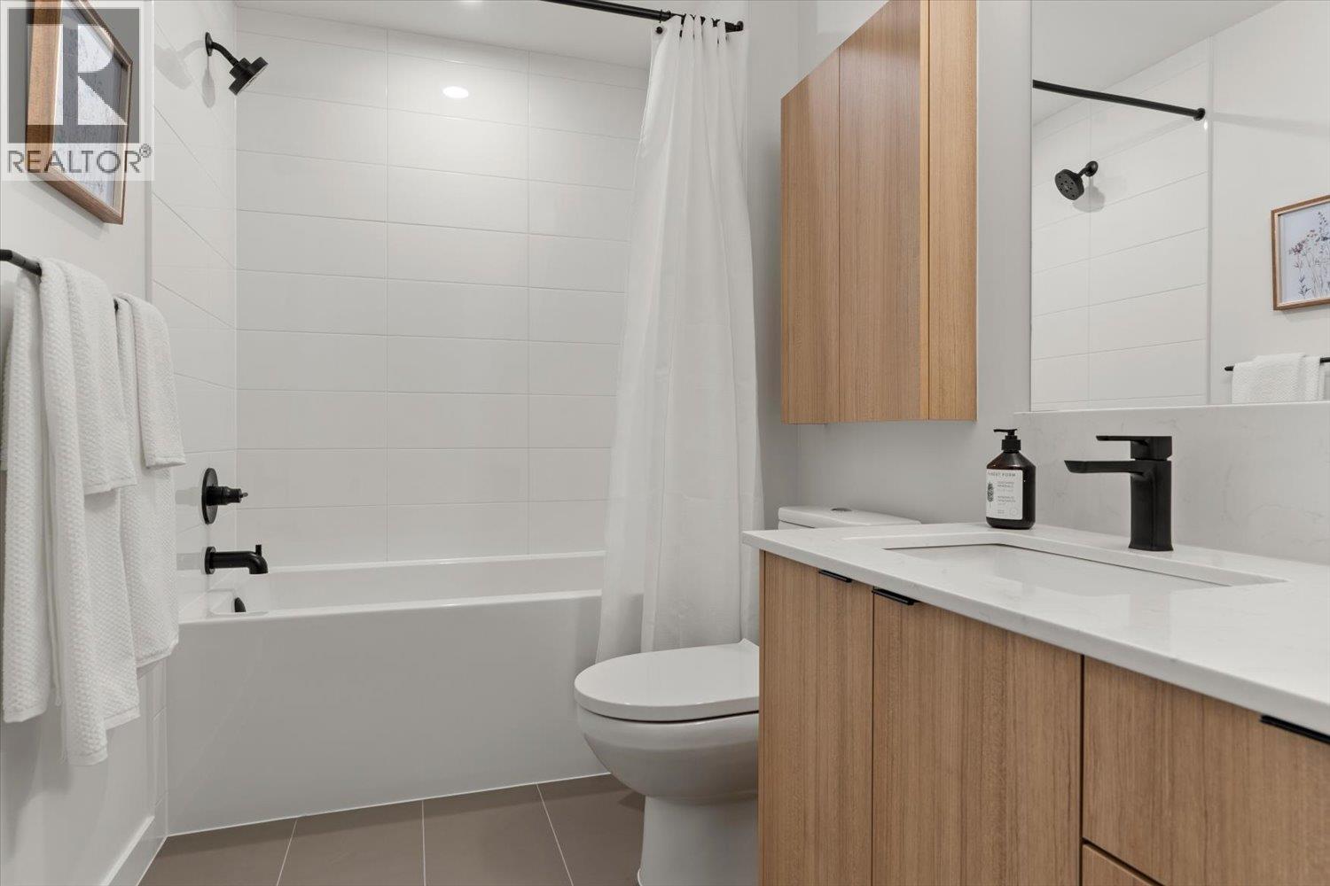 207 2277 HAWTHORNE AVENUE, Port Coquitlam