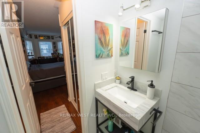 #59 760 LAWRENCE AVENUE W - 19