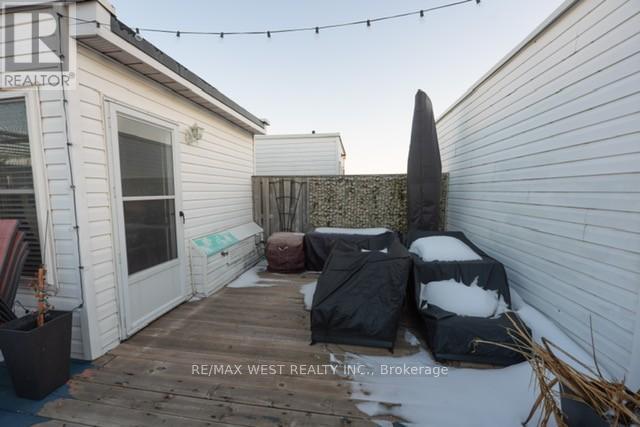 #59 760 LAWRENCE AVENUE W - 22