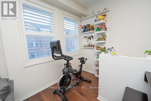 #59 760 LAWRENCE AVENUE W - 9