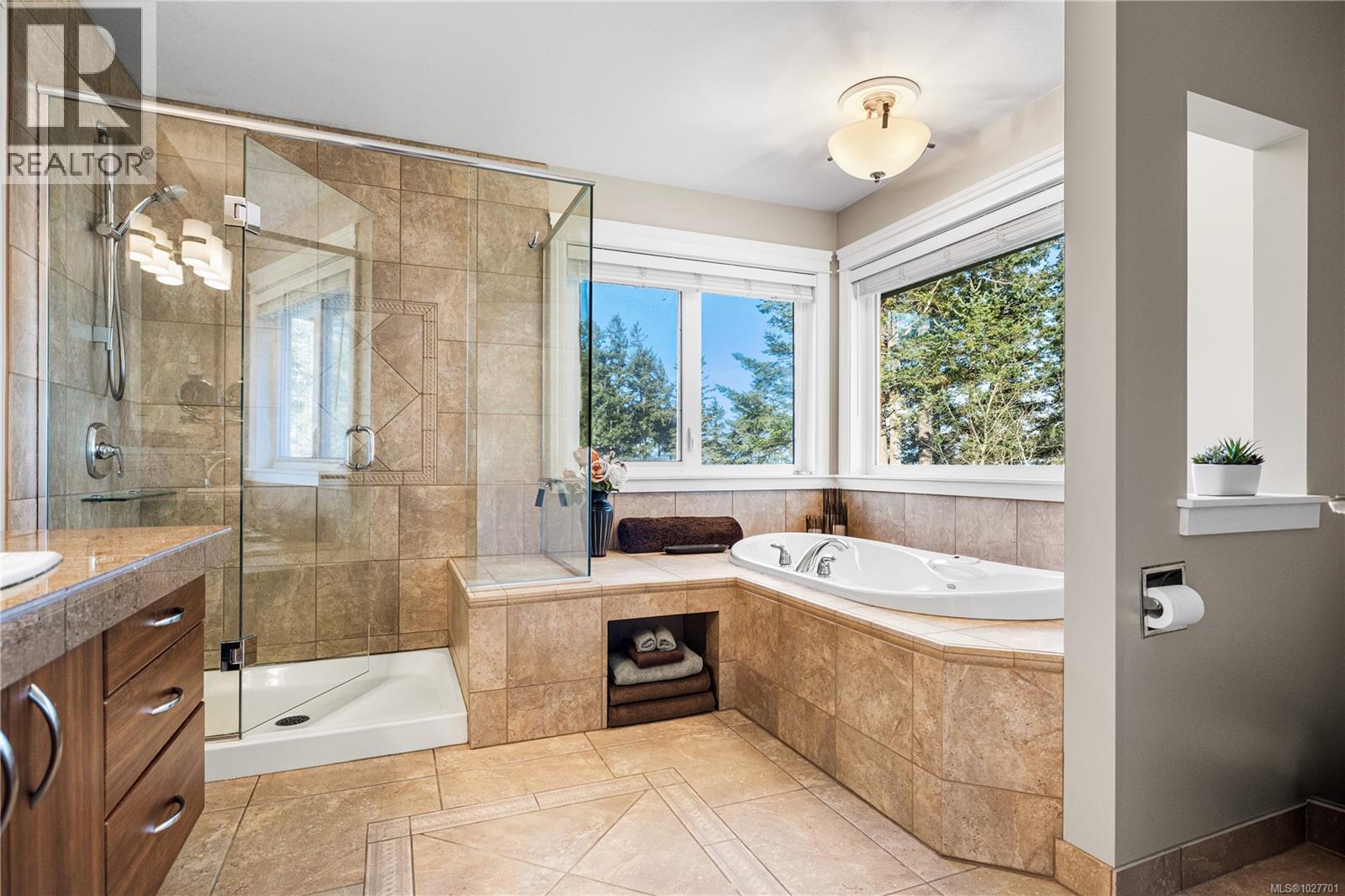 3836 Mitlenatch Dr, Campbell River