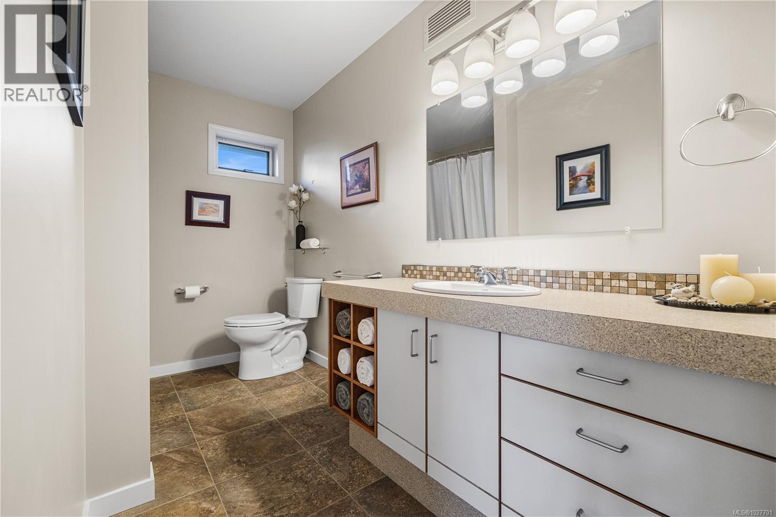 3836 Mitlenatch Dr, Campbell River