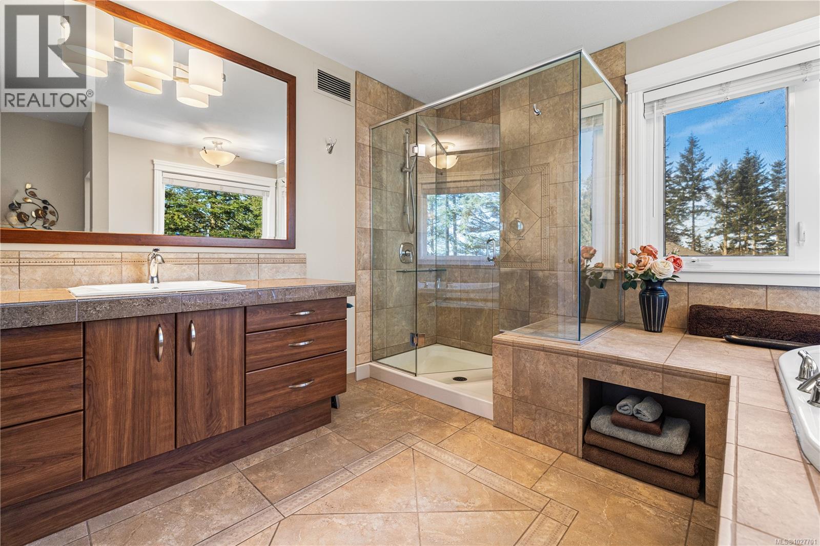 3836 Mitlenatch Dr, Campbell River