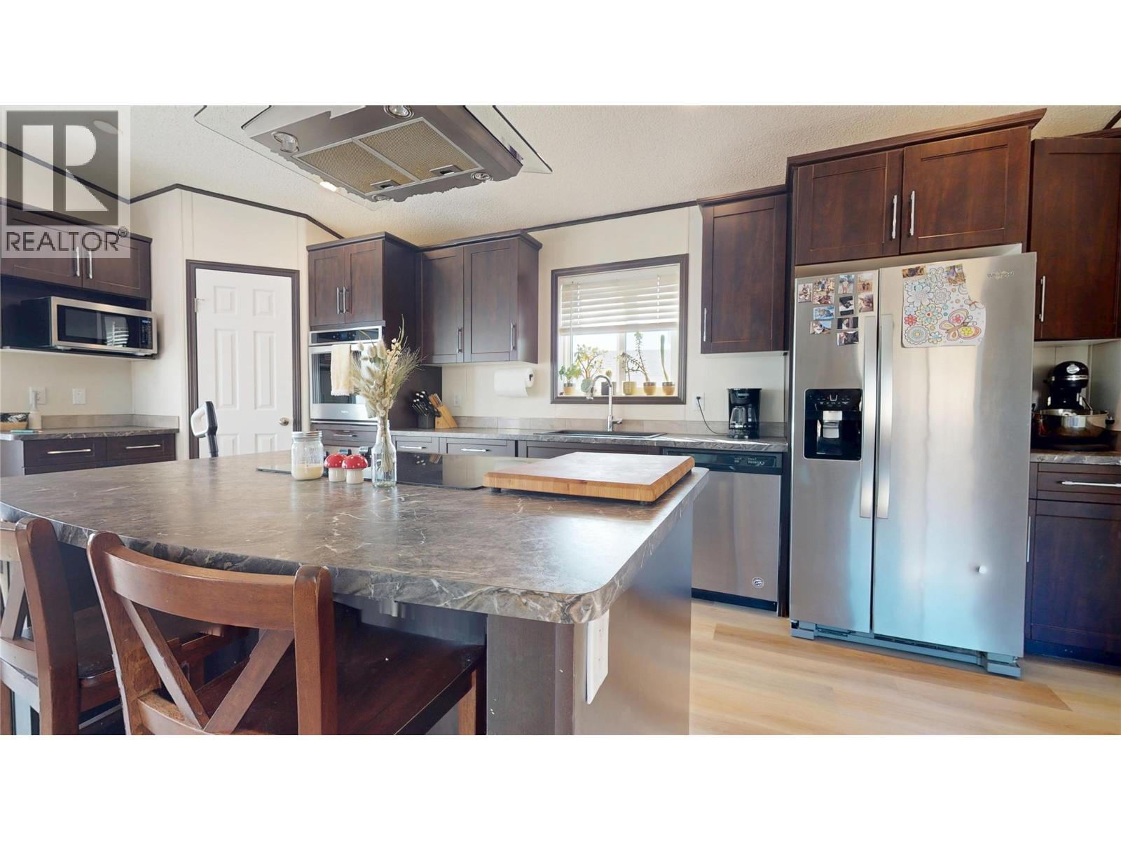 505 Steepleview Point NW, Cranbrook