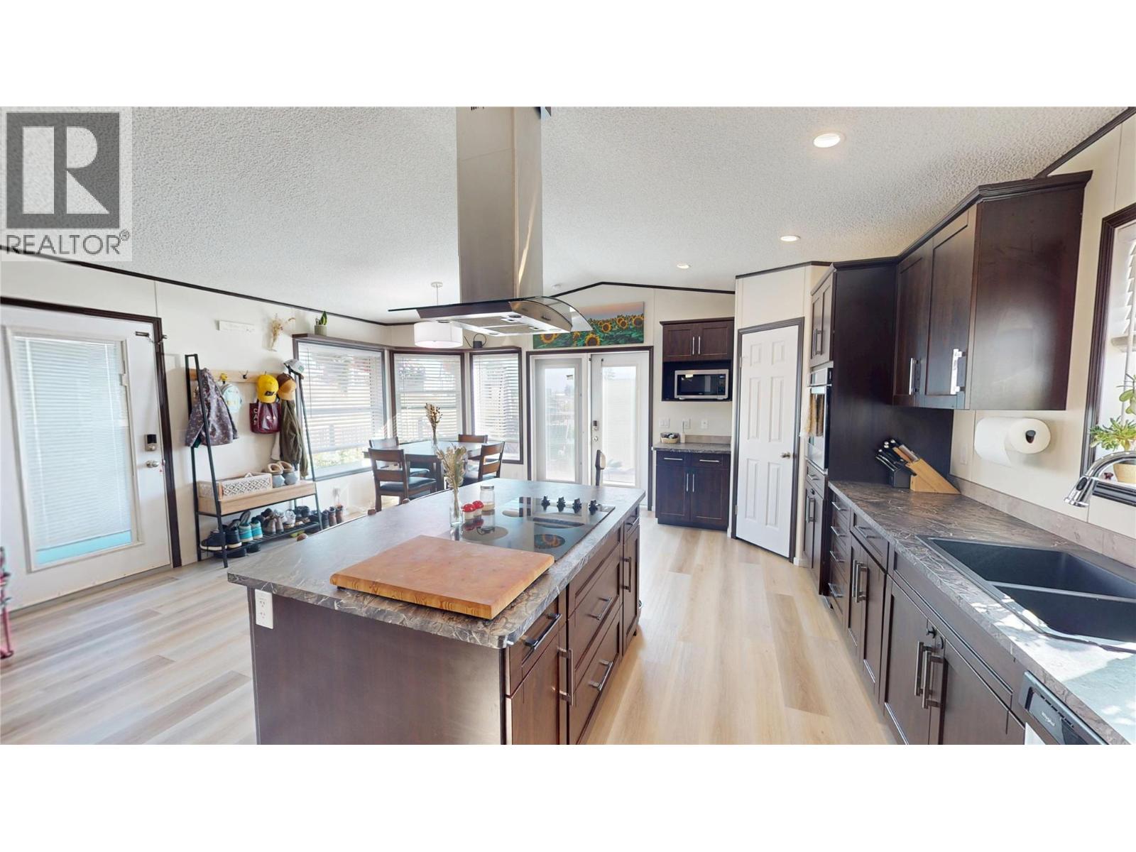 505 Steepleview Point NW, Cranbrook