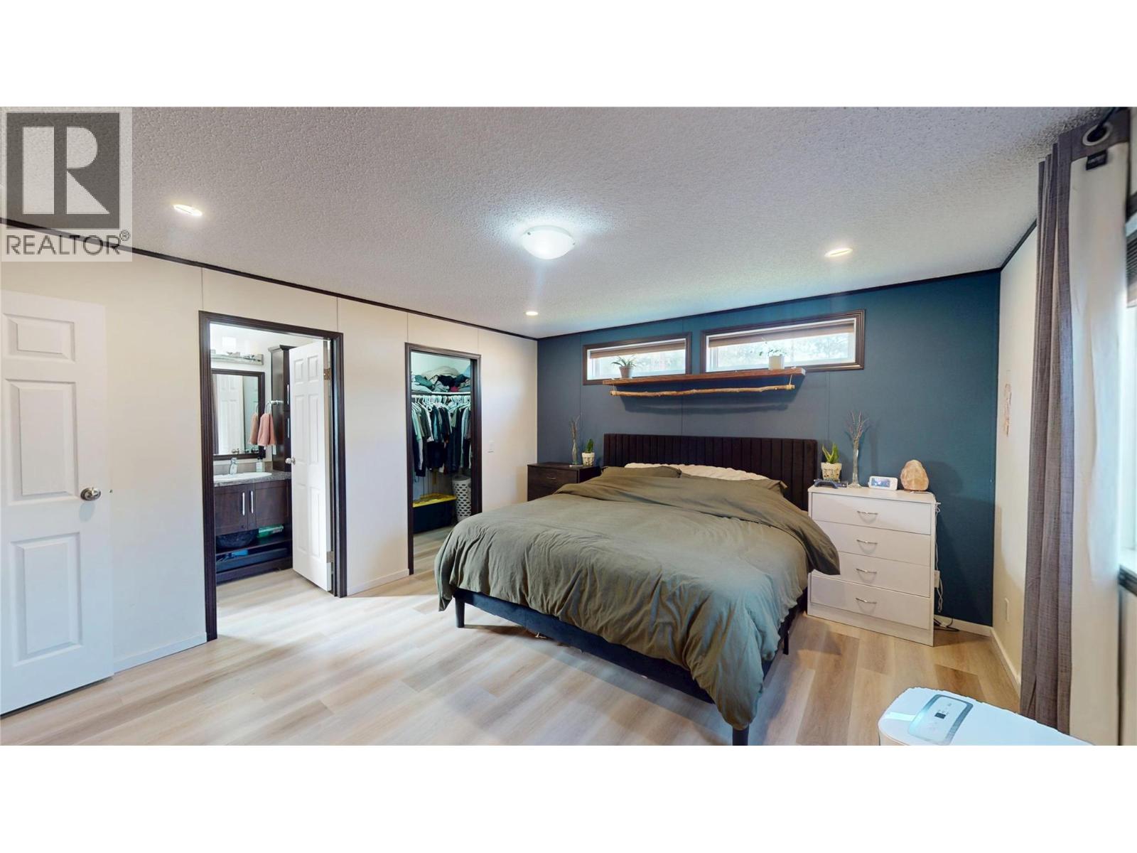 505 Steepleview Point NW, Cranbrook