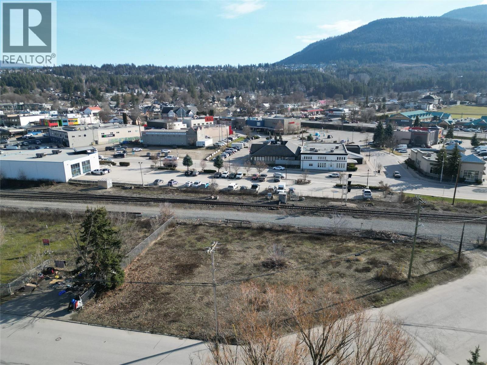  260 Beatty Avenue Northwest, Salmon Arm