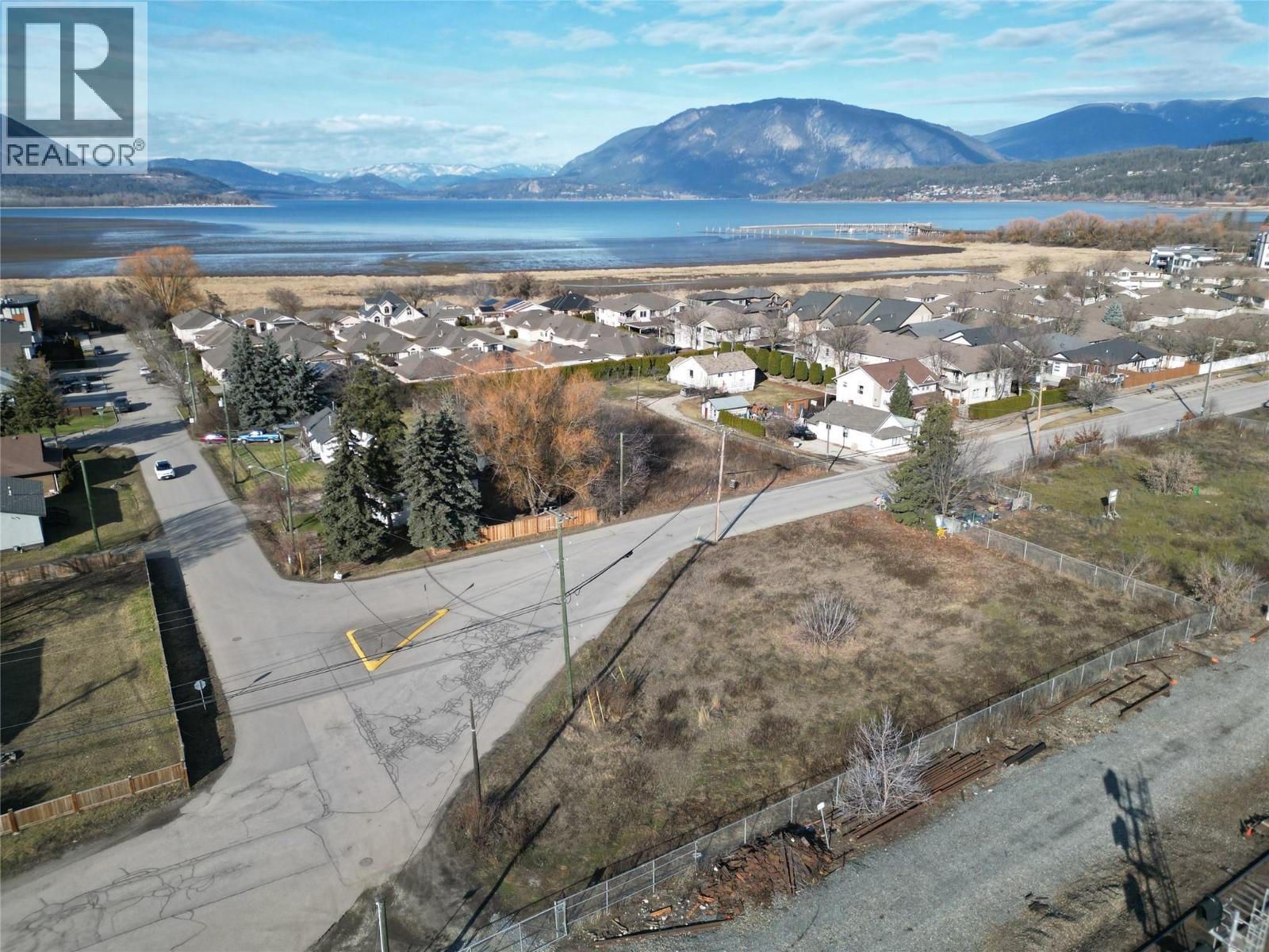  260 Beatty Avenue Northwest, Salmon Arm