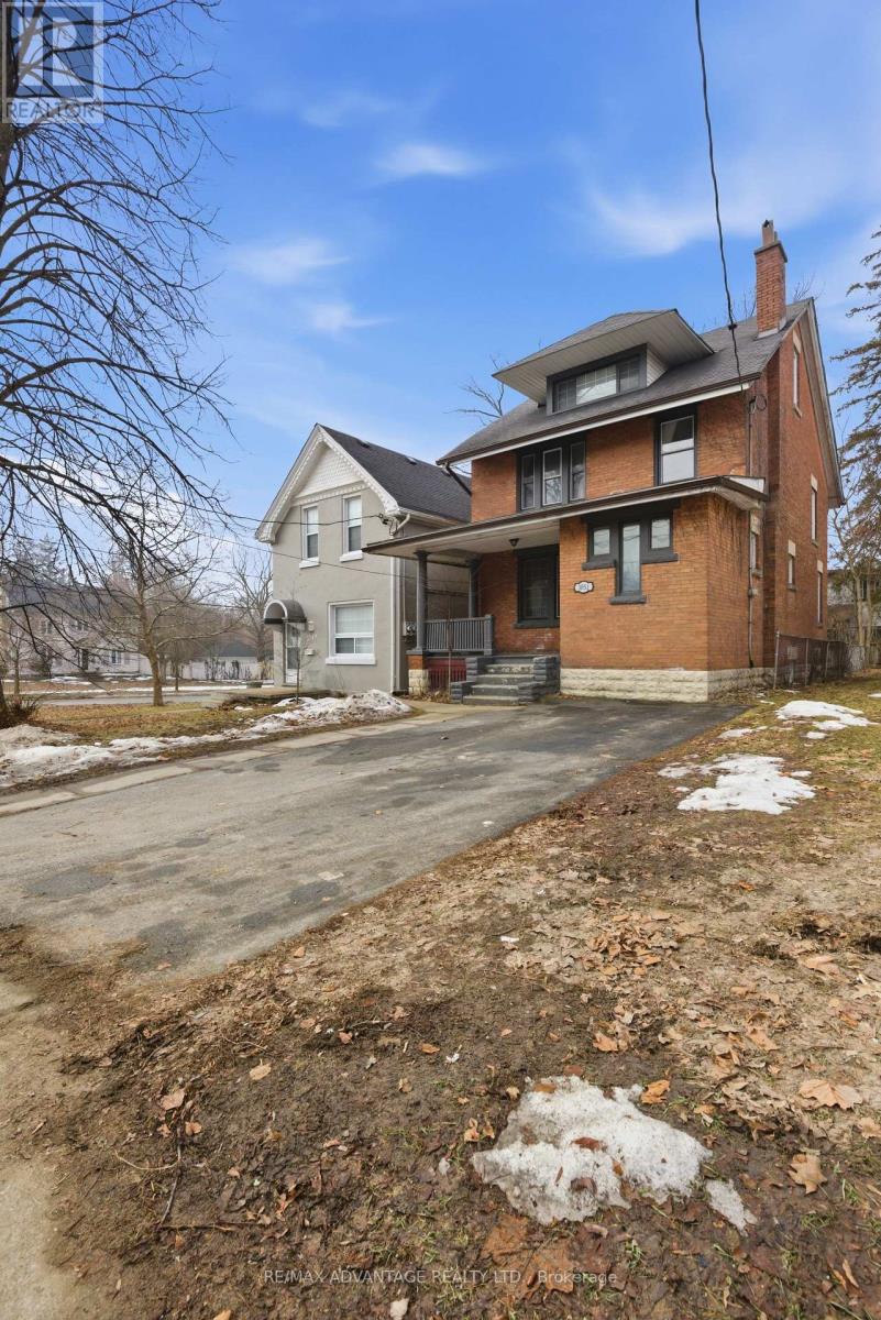 1051 RICHMOND STREET - 3