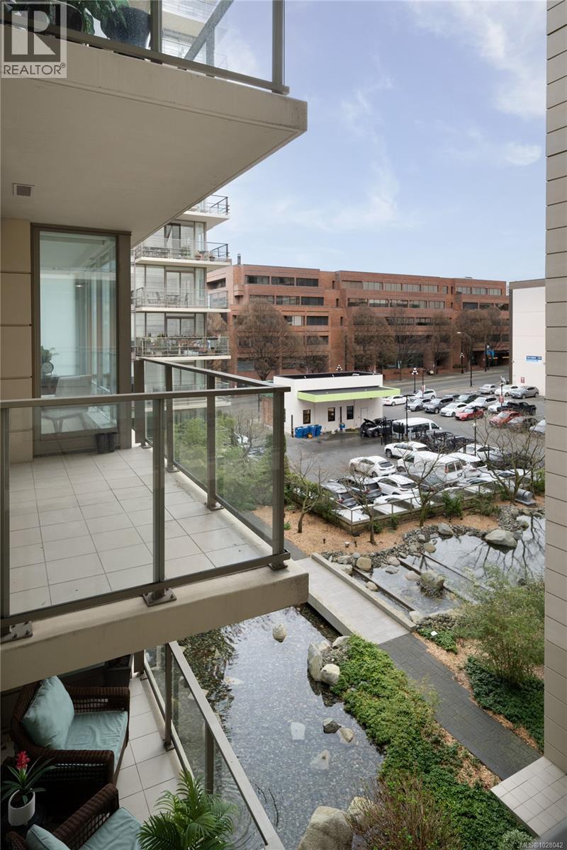 607 708 Burdett Avenue, Victoria