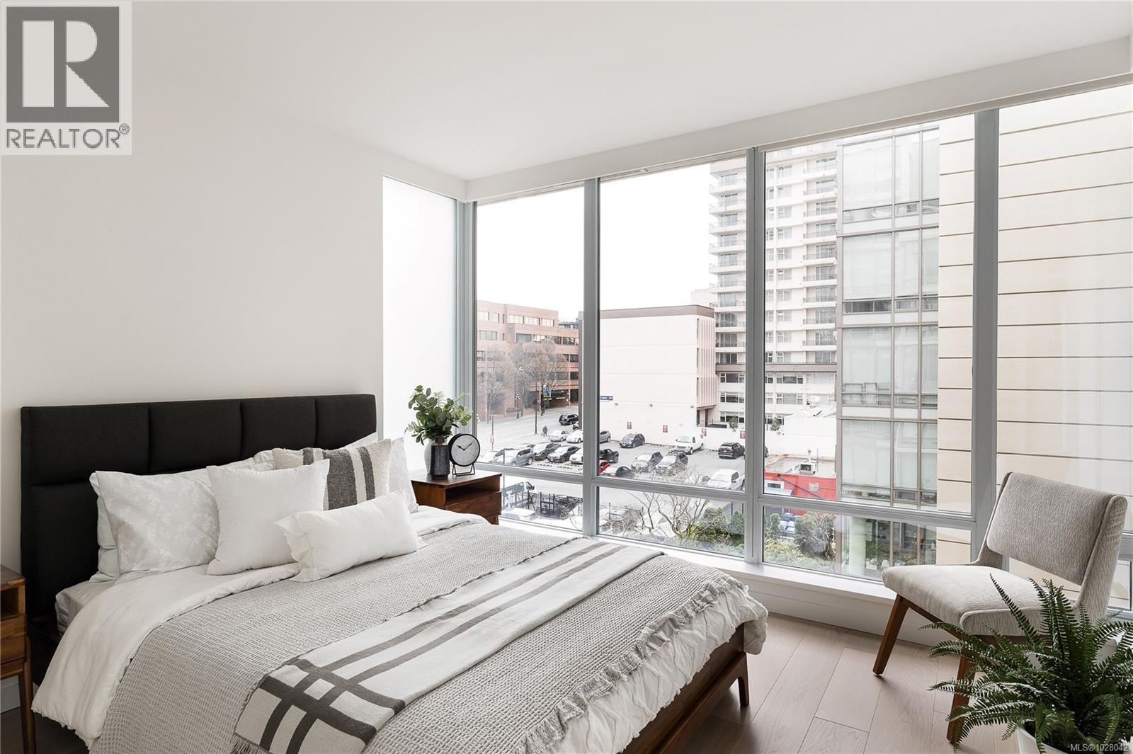 607 708 Burdett Avenue, Victoria