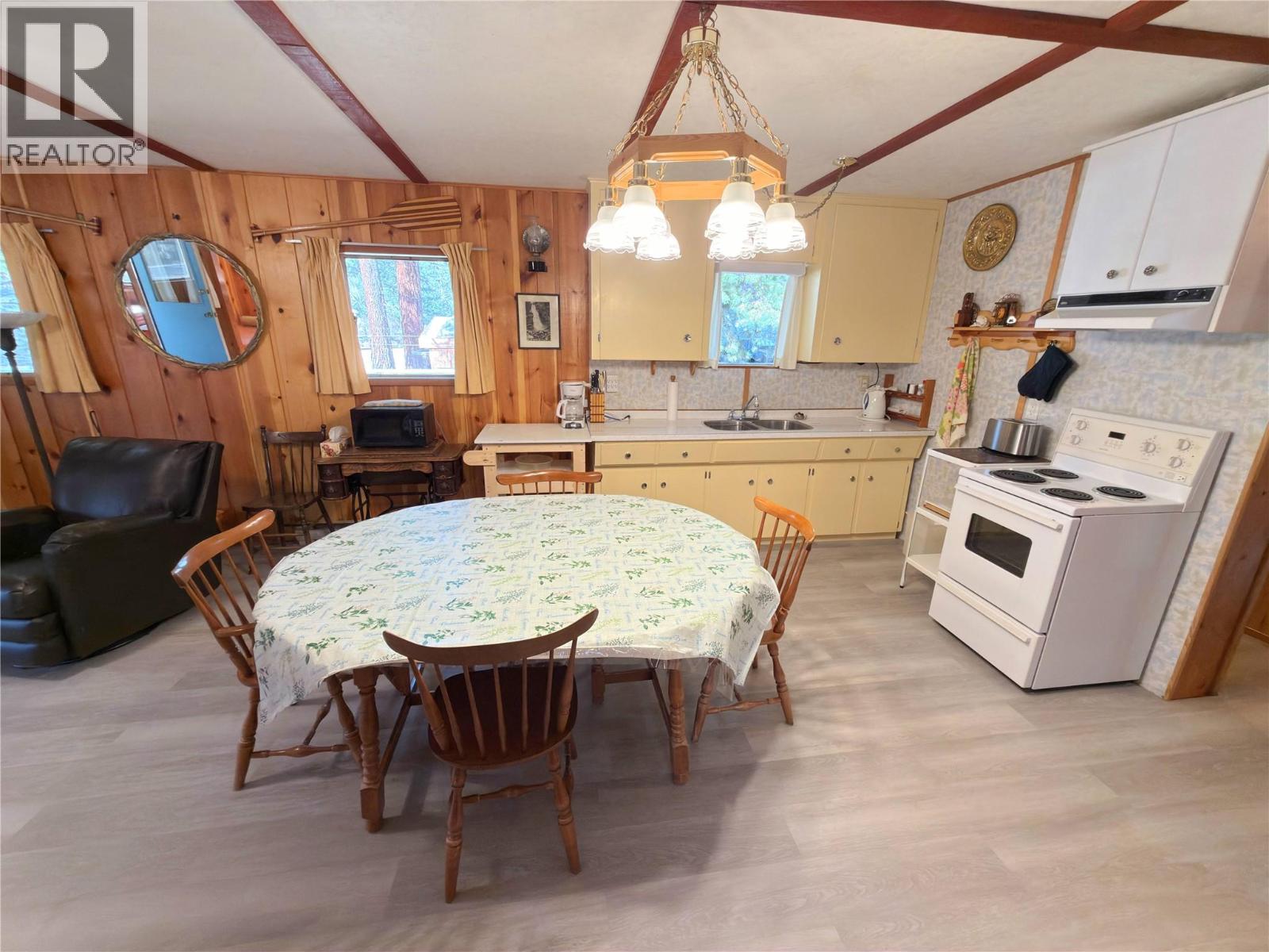 2649 Otter Avenue, Tulameen