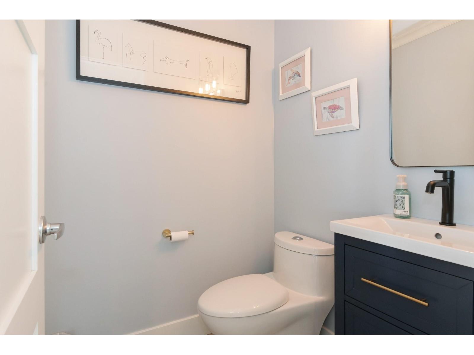 15587 SEMIAHMOO AVENUE, White Rock