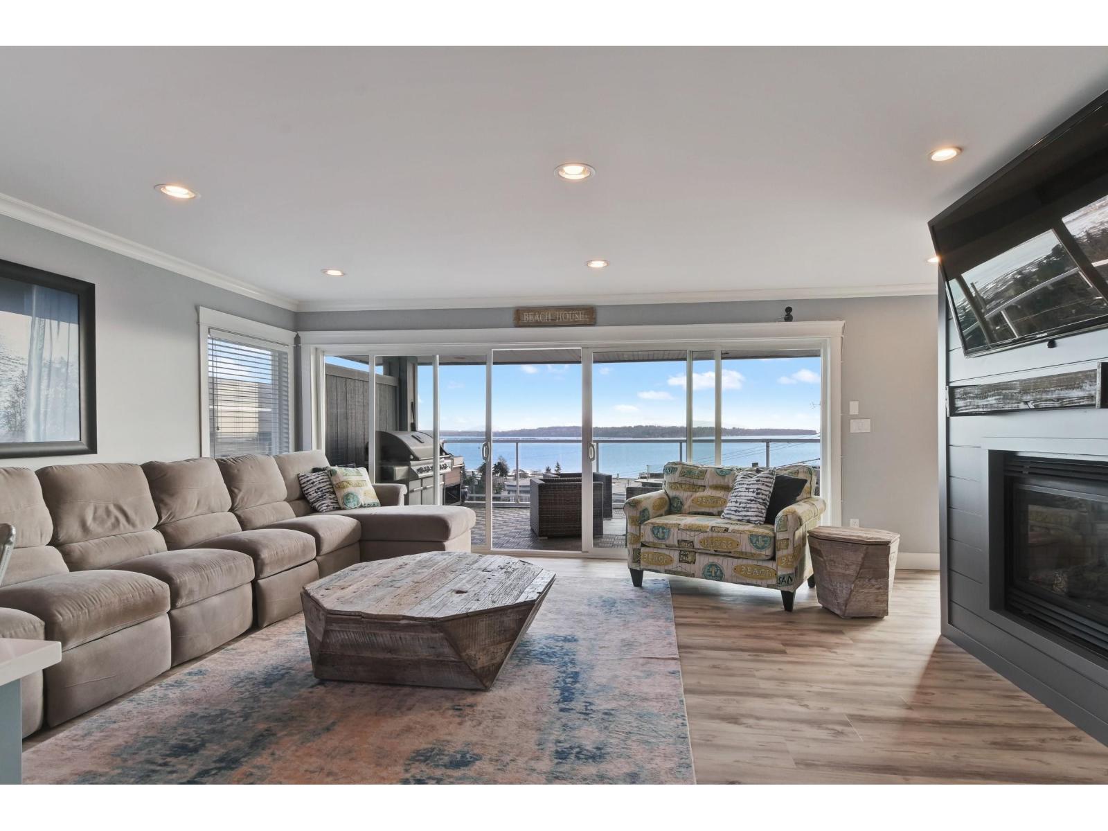 15587 SEMIAHMOO AVENUE, White Rock