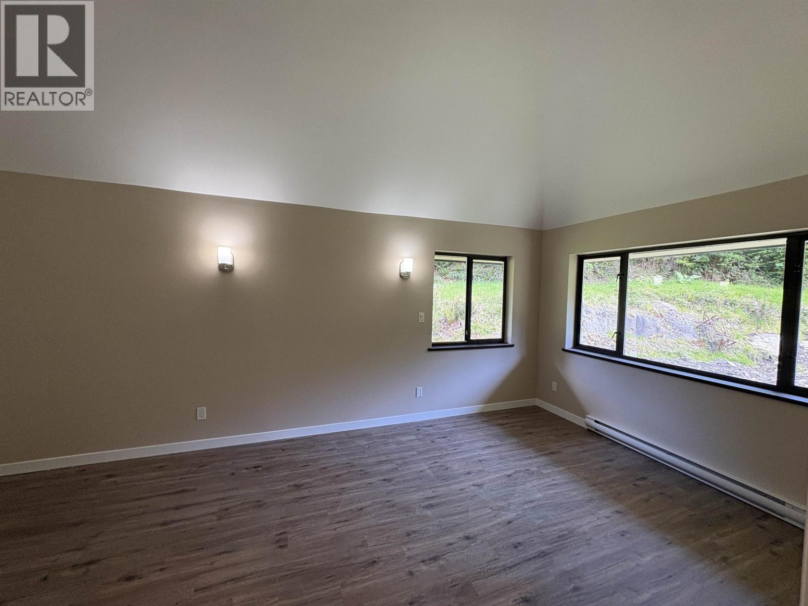 650A DULCIE ROAD, Gambier Island