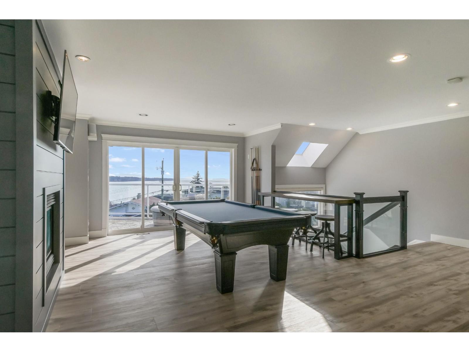 15587 SEMIAHMOO AVENUE, White Rock