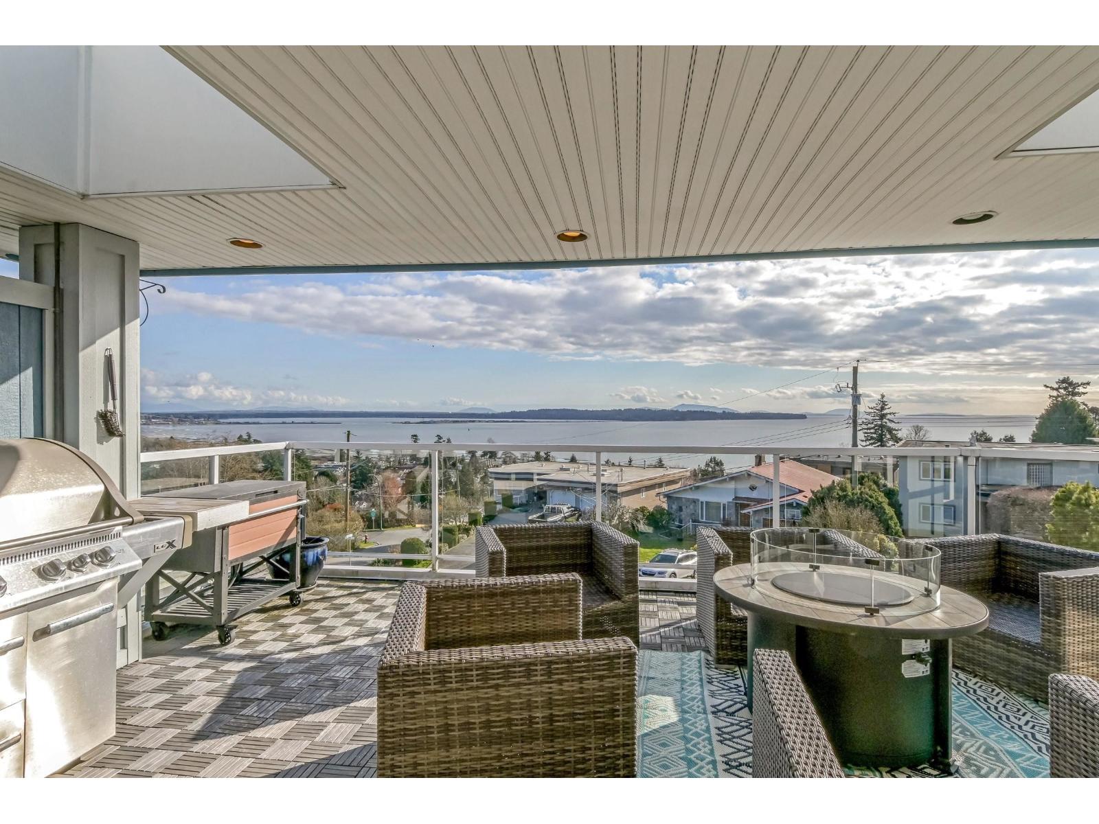 15587 SEMIAHMOO AVENUE, White Rock