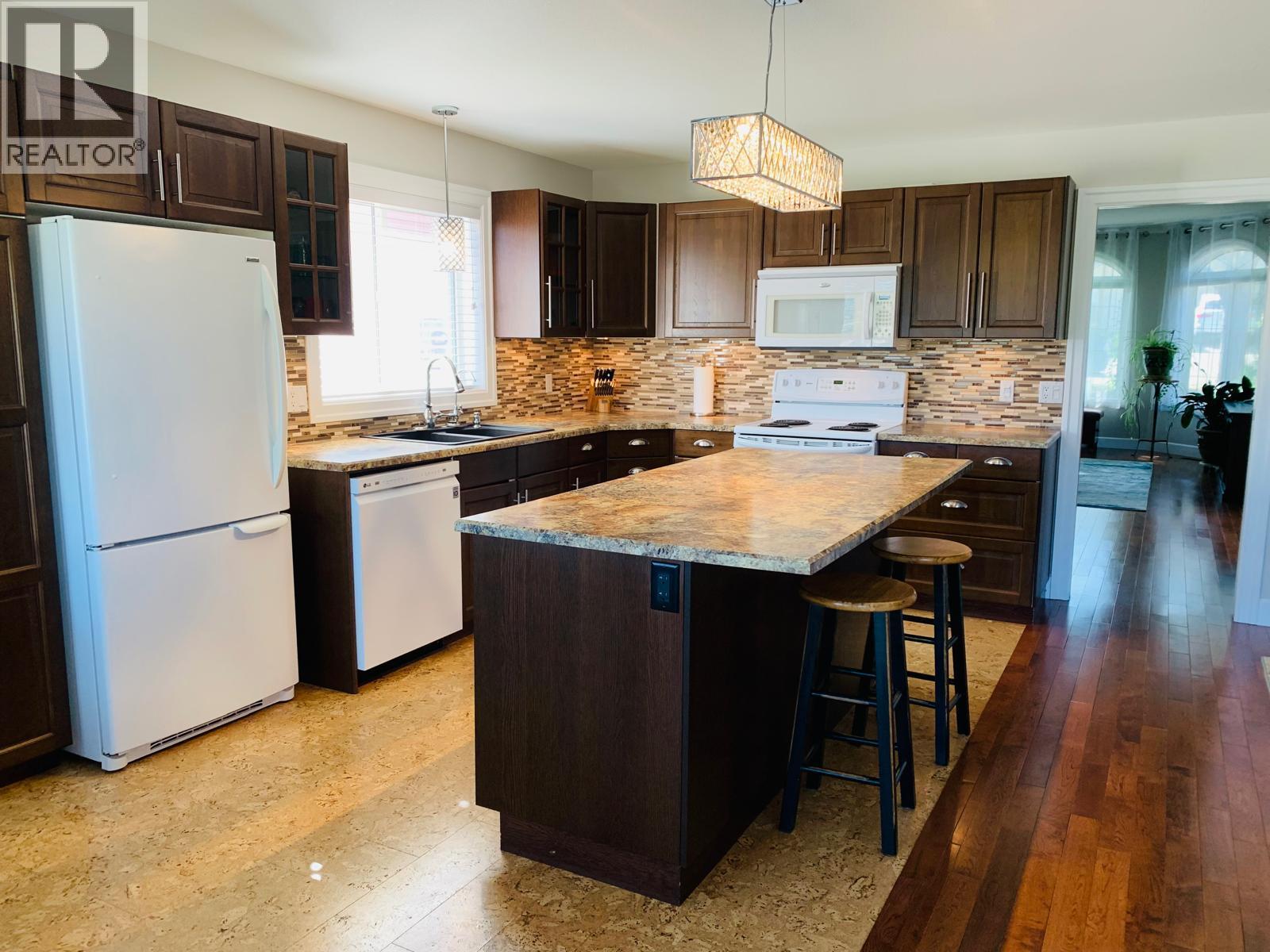  573 Spruceview Place North, Kelowna