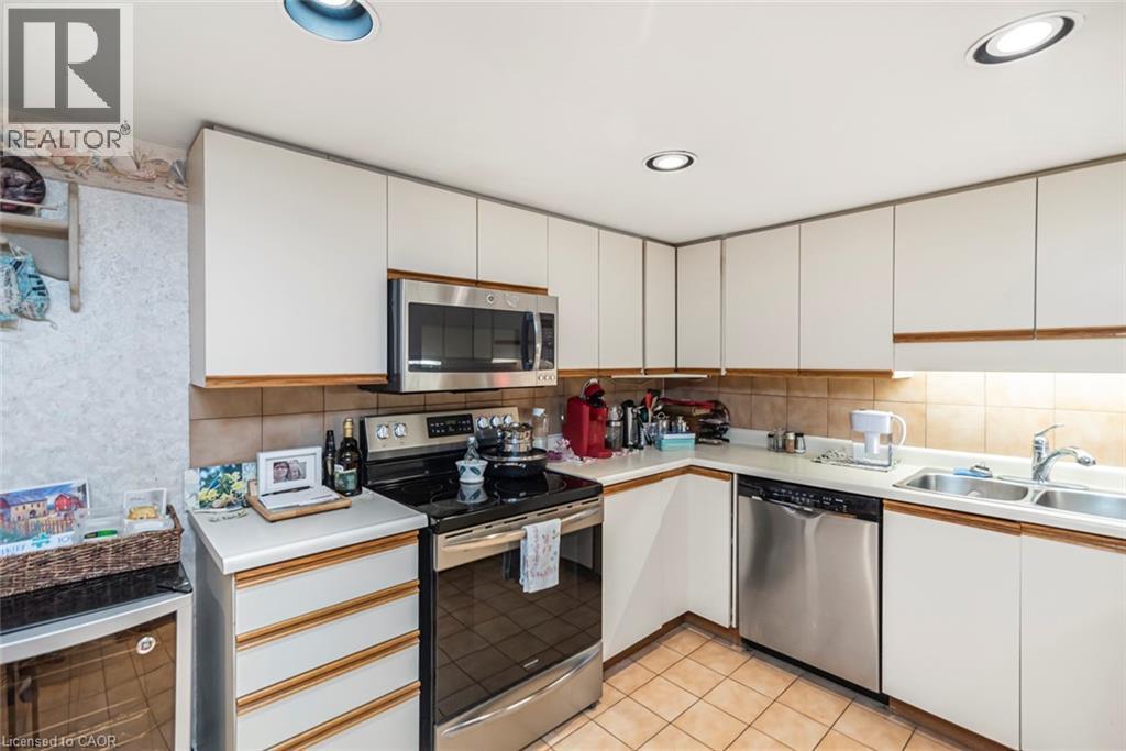 #304 150 WILSON STREET W - 15
