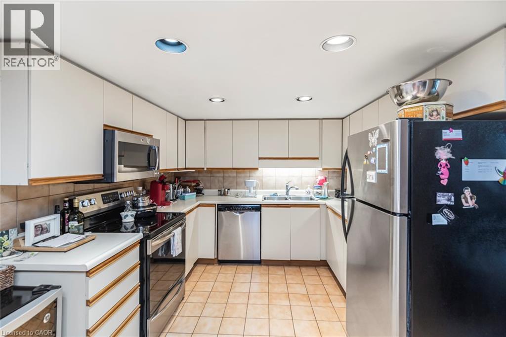 #304 150 WILSON STREET W - 16